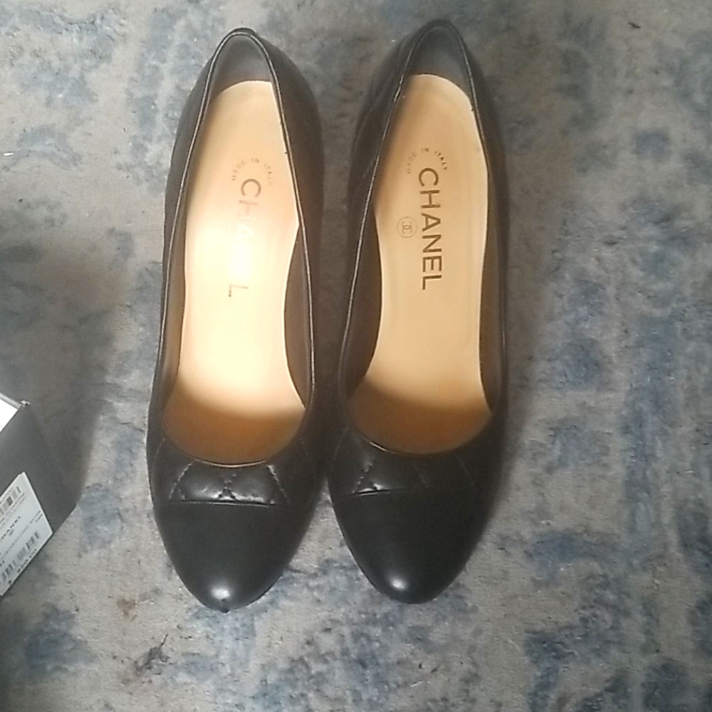 Chanel Pumps